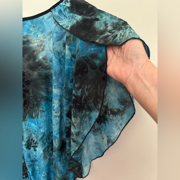 SERE NADE Size LARGE Floral Flowy Top in Blue and Black - Picture 4 of 6